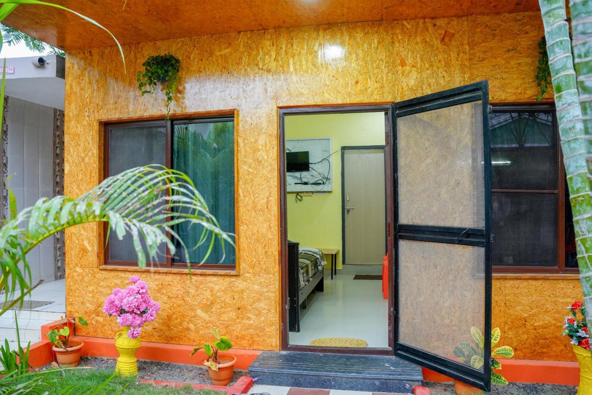 Lotus Pond Resort & Spa Bapatla Экстерьер фото